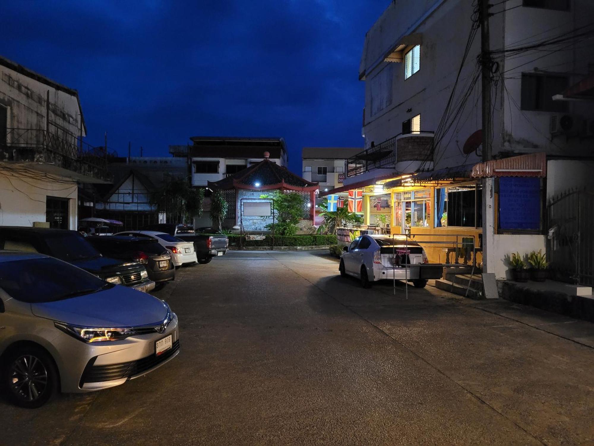 2 Vikings Guesthouse Karon Exterior photo